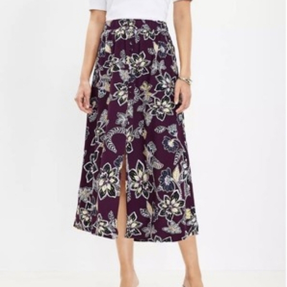 LOFT Dresses & Skirts - NEW.LOFT Women' Floral Midi Skirt in Purple and Cream Size M